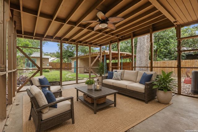 1833 W GRAMERCY PL, San Antonio, TX 78201