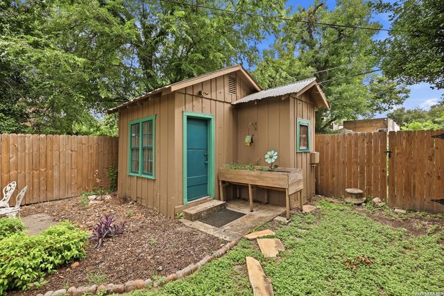 1833 W GRAMERCY PL, San Antonio, TX 78201