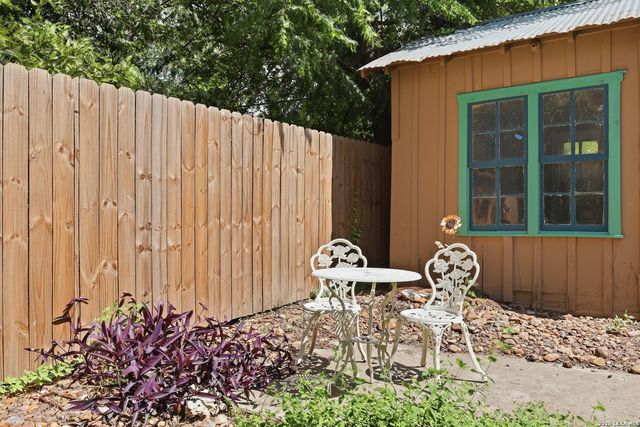 1833 W GRAMERCY PL, San Antonio, TX 78201