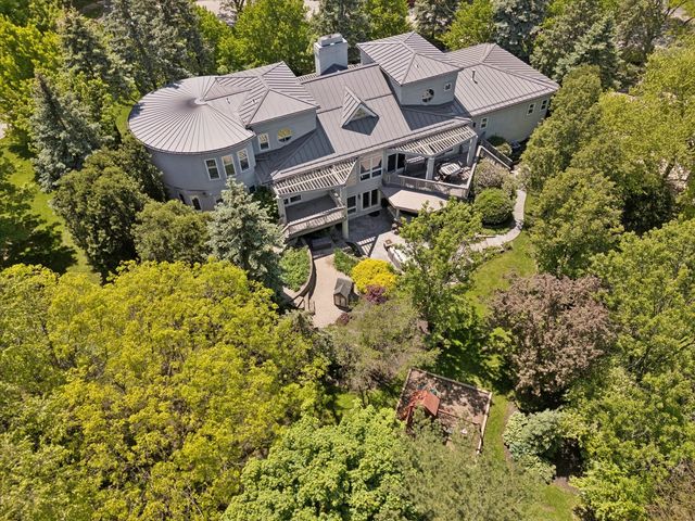 125 Circle Ridge Drive, Burr Ridge, IL 60527