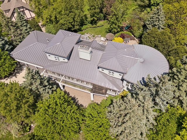 125 Circle Ridge Drive, Burr Ridge, IL 60527