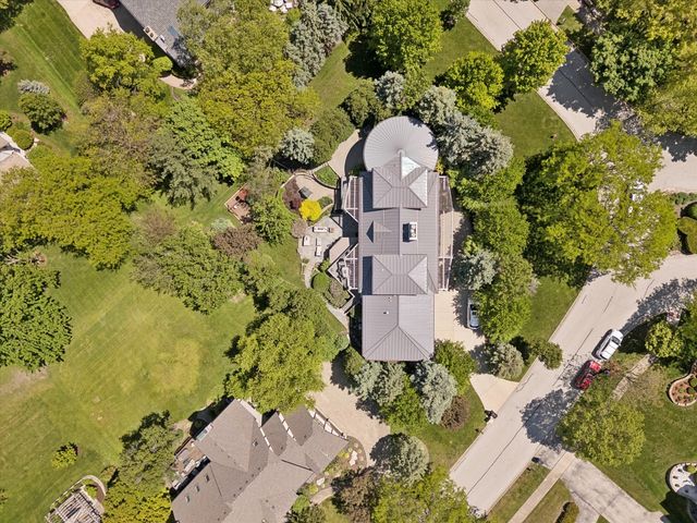 125 Circle Ridge Drive, Burr Ridge, IL 60527