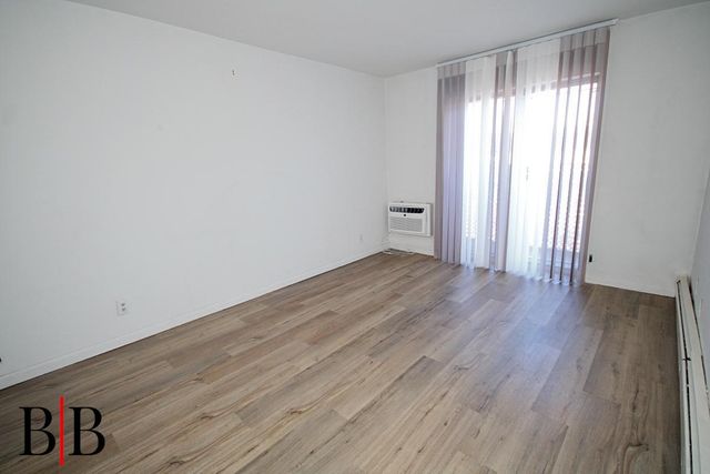 1121 E 73 Street, Brooklyn, NY 11234