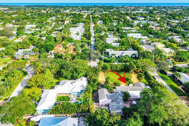 1202 N Swinton Avenue, Delray Beach, FL 33444