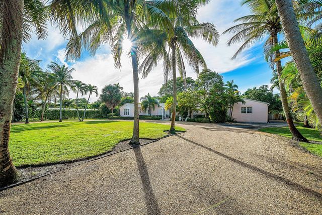 1202 N Swinton Avenue, Delray Beach, FL 33444