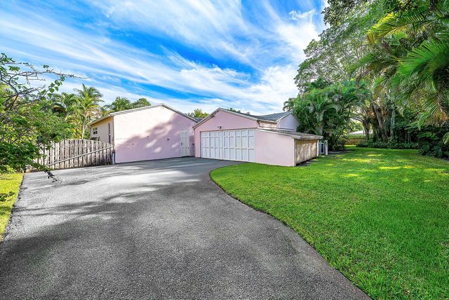1202 N Swinton Avenue, Delray Beach, FL 33444