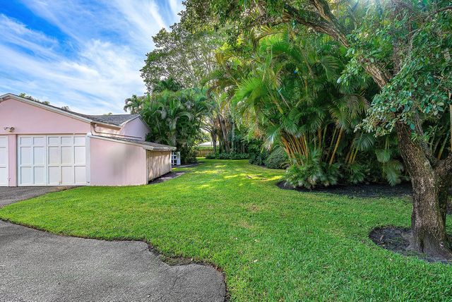 1202 N Swinton Avenue, Delray Beach, FL 33444