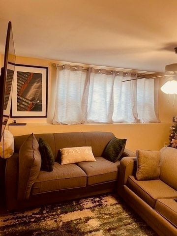 640 Oakhill Ave, Attleboro, MA 02703