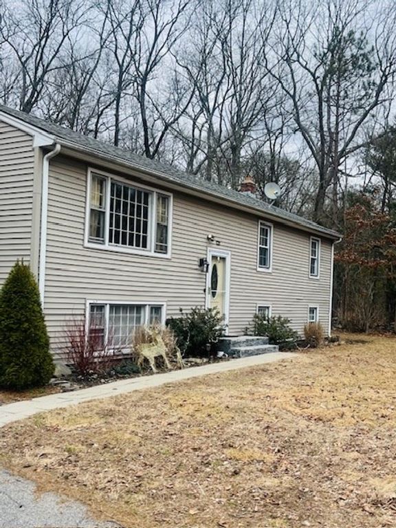 640 Oakhill Ave, Attleboro, MA 02703