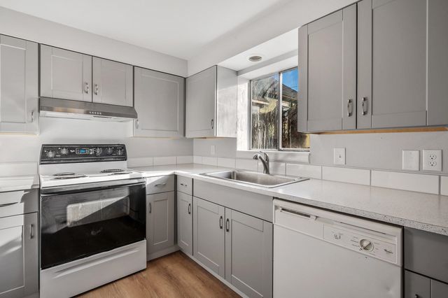 2411 N Cincinnati St, Spokane, WA 99207