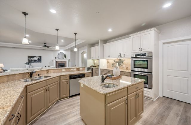 223 Wood Street 501, Grapevine, TX 76051