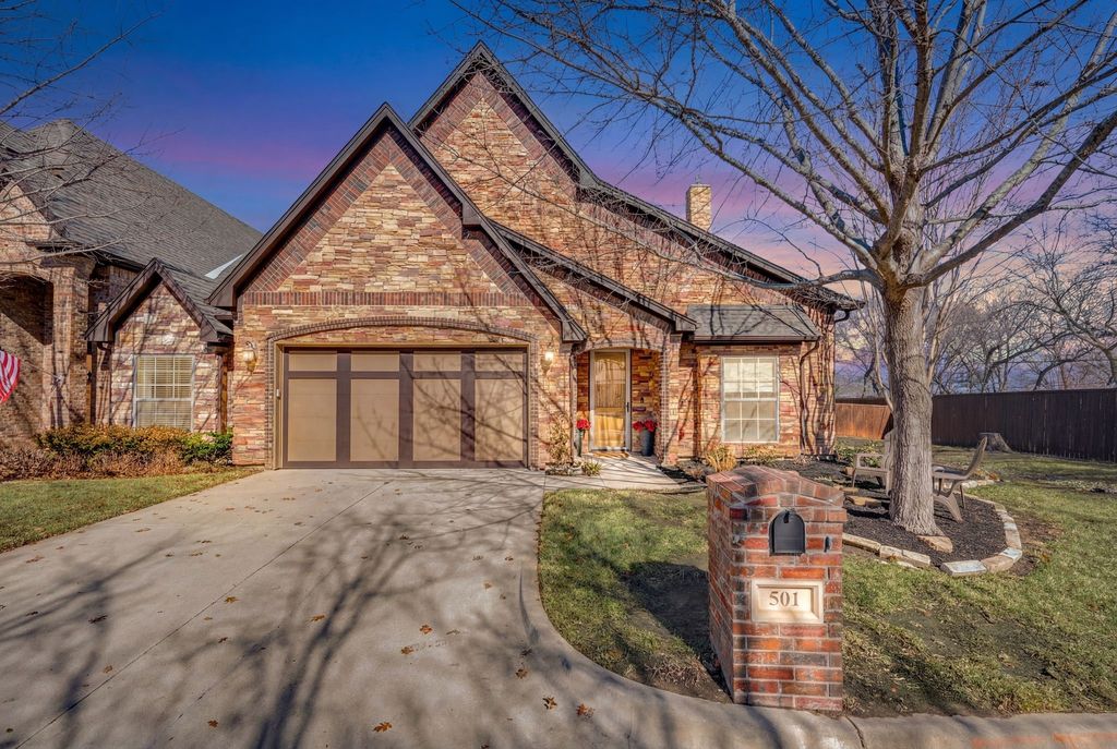 223 Wood Street 501, Grapevine, TX 76051