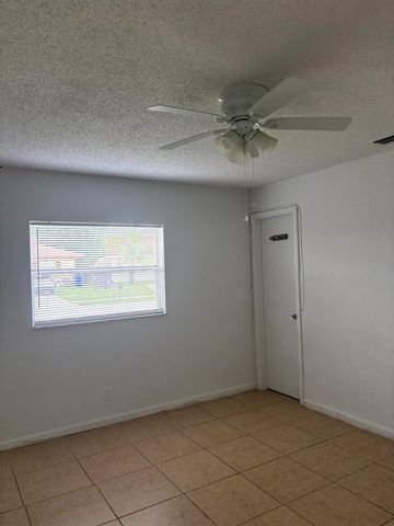 3801 Van Cott Circle, West Palm Beach, FL 33403