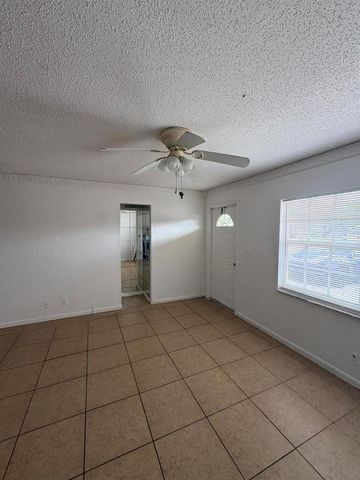 3801 Van Cott Circle, West Palm Beach, FL 33403