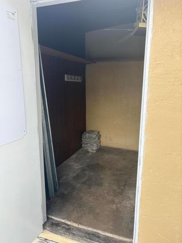 3801 Van Cott Circle, West Palm Beach, FL 33403
