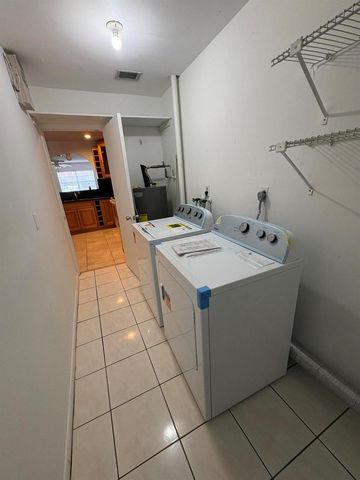 3801 Van Cott Circle, West Palm Beach, FL 33403