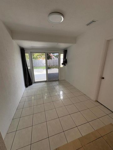 3801 Van Cott Circle, West Palm Beach, FL 33403