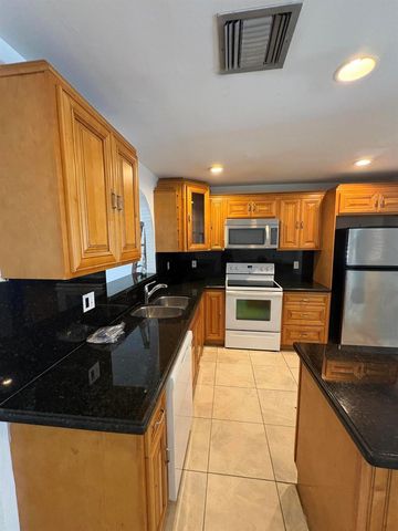 3801 Van Cott Circle, West Palm Beach, FL 33403