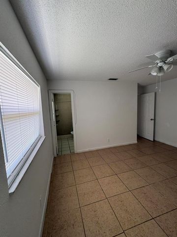 3801 Van Cott Circle, West Palm Beach, FL 33403