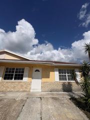 3801 Van Cott Circle, West Palm Beach, FL 33403