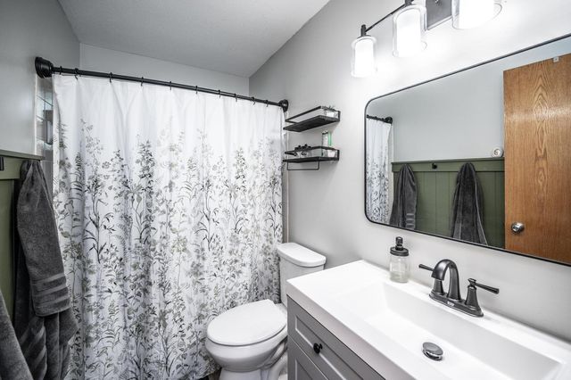 1083 Whitney Drive, Apple Valley, MN 55124