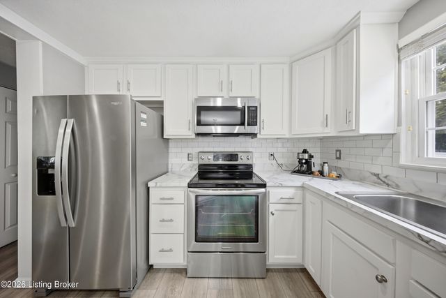 8811 Running Fox Cir, Louisville, KY 40291