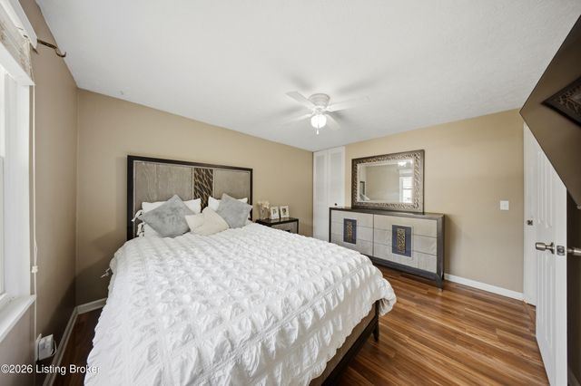 8811 Running Fox Cir, Louisville, KY 40291