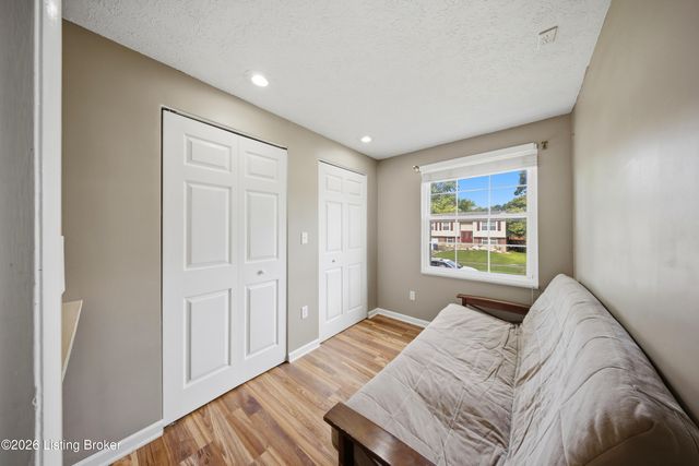8811 Running Fox Cir, Louisville, KY 40291
