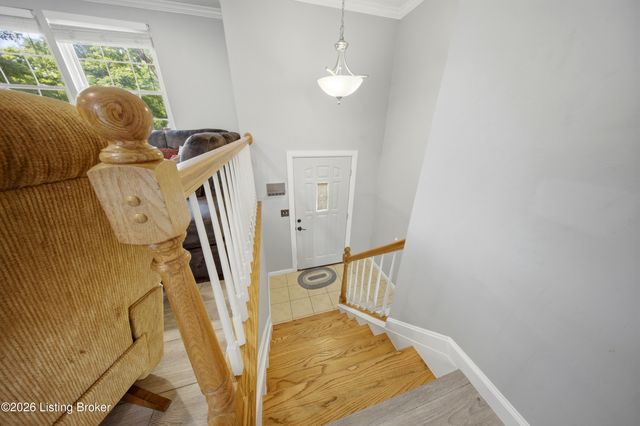 8811 Running Fox Cir, Louisville, KY 40291