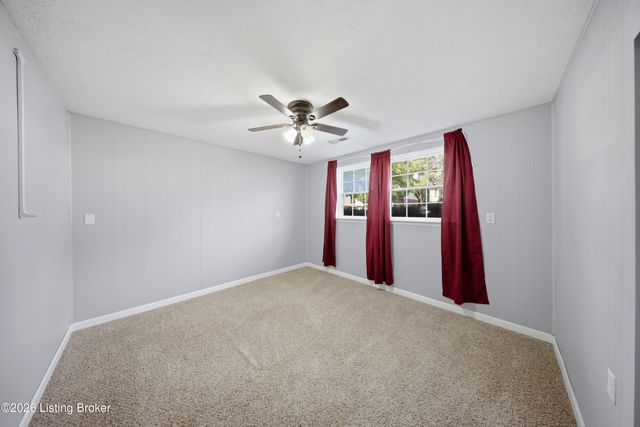 8811 Running Fox Cir, Louisville, KY 40291