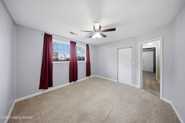 8811 Running Fox Cir, Louisville, KY 40291