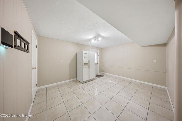 8811 Running Fox Cir, Louisville, KY 40291