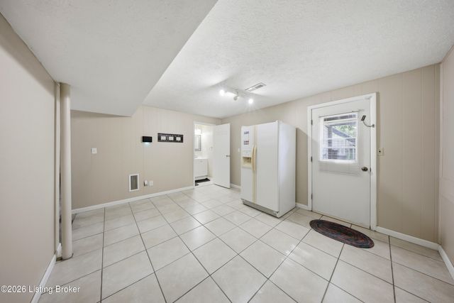8811 Running Fox Cir, Louisville, KY 40291