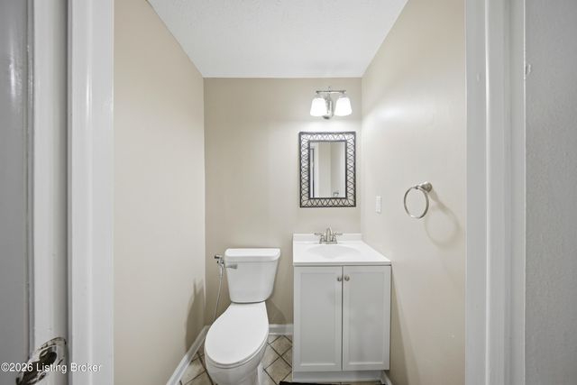 8811 Running Fox Cir, Louisville, KY 40291