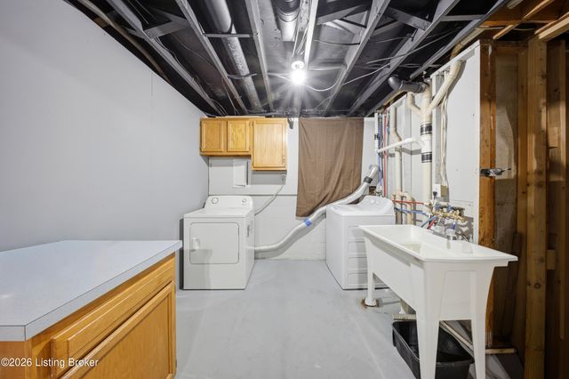 8811 Running Fox Cir, Louisville, KY 40291