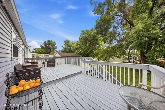 8811 Running Fox Cir, Louisville, KY 40291