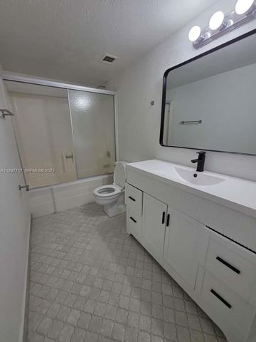 13499 Biscayne Boulevard 811, North Miami, FL 33181