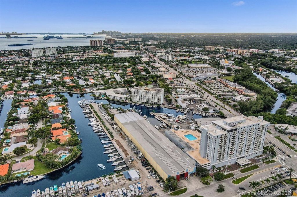13499 Biscayne Boulevard 811, North Miami, FL 33181