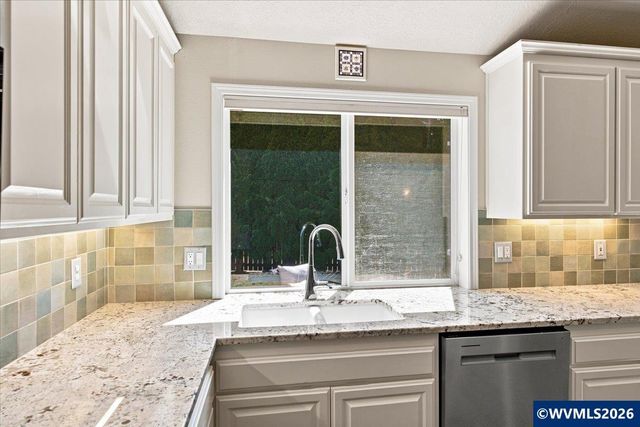 5331 Woodscape Dr SE, Salem, OR 97306