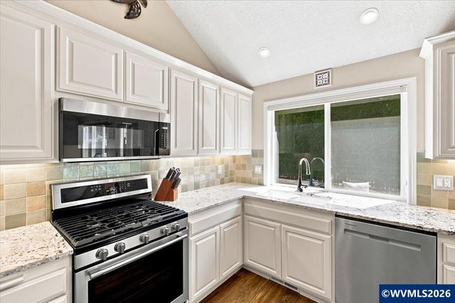 5331 Woodscape Dr SE, Salem, OR 97306
