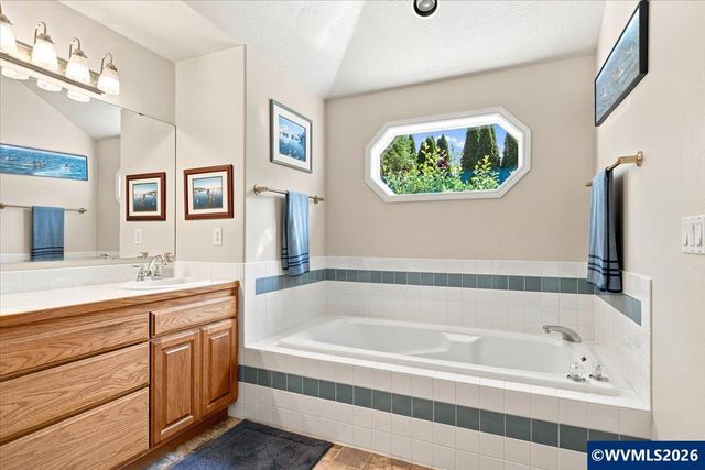 5331 Woodscape Dr SE, Salem, OR 97306