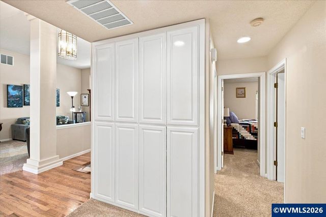 5331 Woodscape Dr SE, Salem, OR 97306