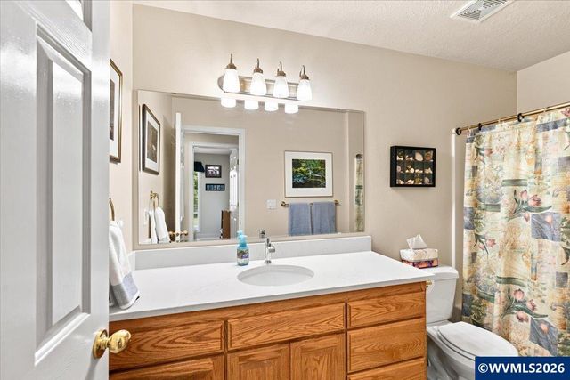 5331 Woodscape Dr SE, Salem, OR 97306
