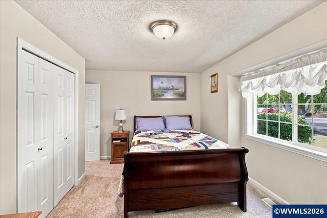 5331 Woodscape Dr SE, Salem, OR 97306