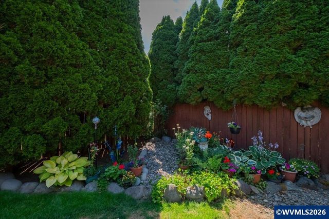 5331 Woodscape Dr SE, Salem, OR 97306