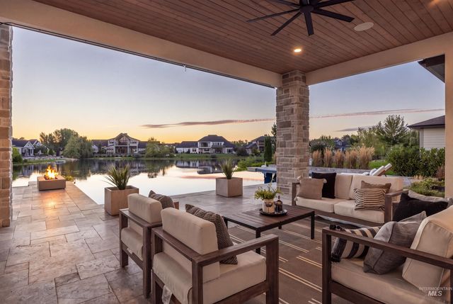 2345 S Mallard Wing Way, Eagle, ID 83616