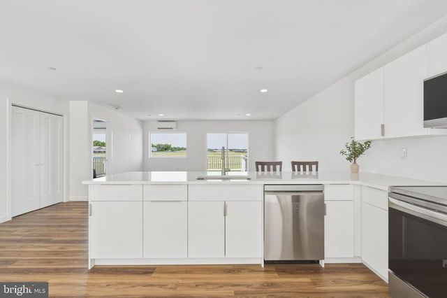 93 CORSAIR DR, Millville, NJ 08332