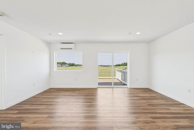 93 CORSAIR DR, Millville, NJ 08332