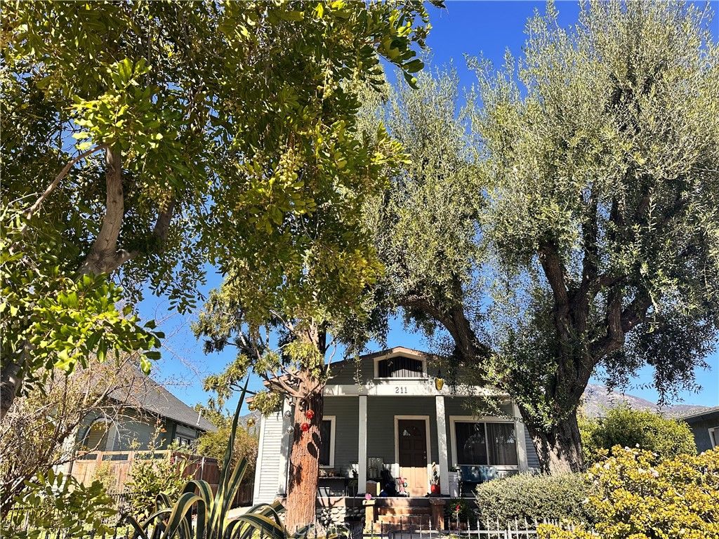 211 E Walnut 1, Monrovia, CA 91016