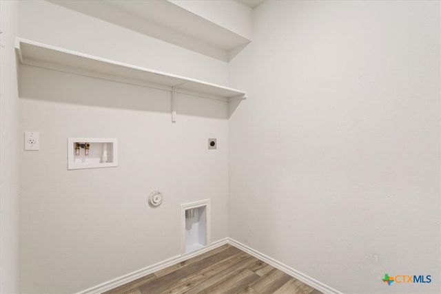 300 Jacquard Court, Troy, TX 76579